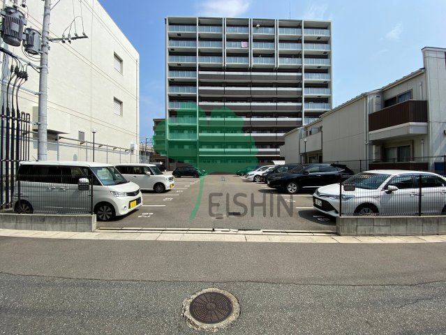ピュアコットン矢部与の駐車場