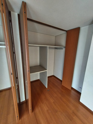 ★容量たっぷりの奥行ある収納★※別室参考写真