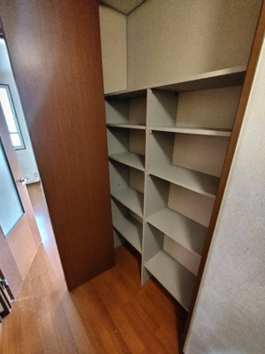 ★容量たっぷりの奥行ある収納★※別室参考写真