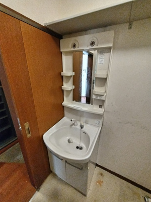 ★朝の準備に大助かりの独立洗面化粧台★※別室参考写真