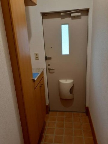 パインヒルズＡの玄関