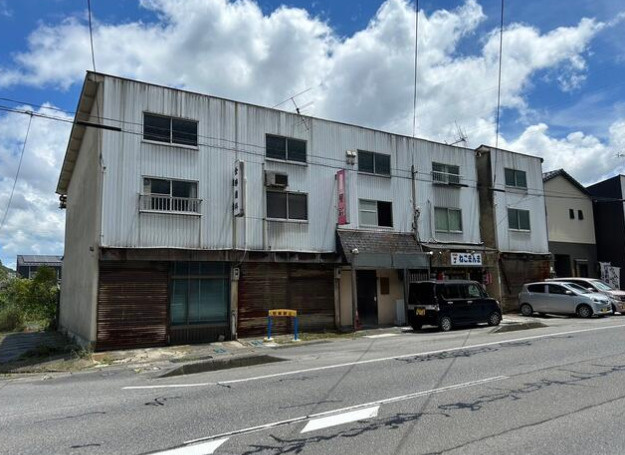 栗東市御園の店舗の外観