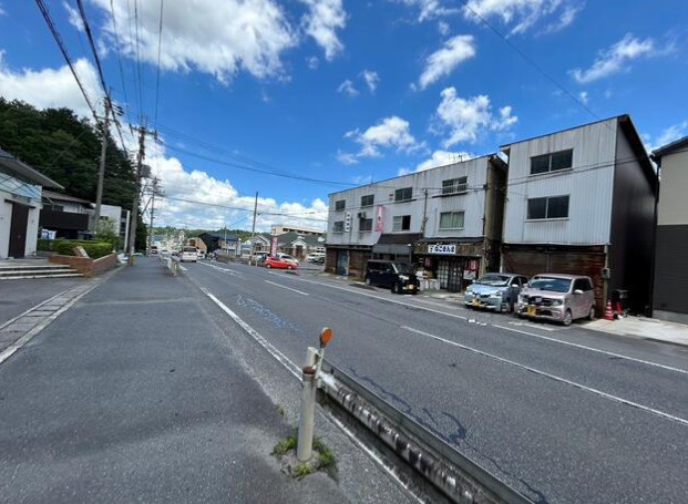 栗東市御園の店舗の駐車場
