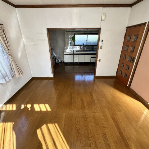 室蘭市中島本町3丁目15-7戸建の居間・リビング