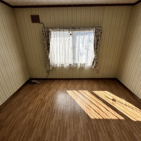 室蘭市中島本町3丁目15-7戸建の居間・リビング