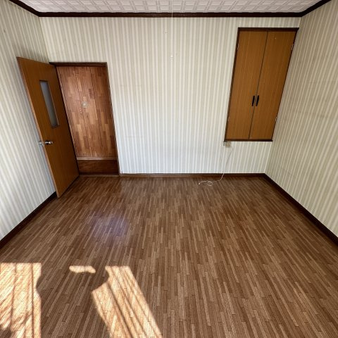 室蘭市中島本町3丁目15-7戸建の居間・リビング