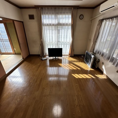 室蘭市中島本町3丁目15-7戸建の居間・リビング