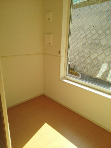 アマン・グローブのバルコニー|陽当たり良好なサンルームです♪