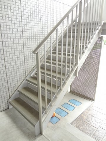 オリーヴァ上津B棟のロビー