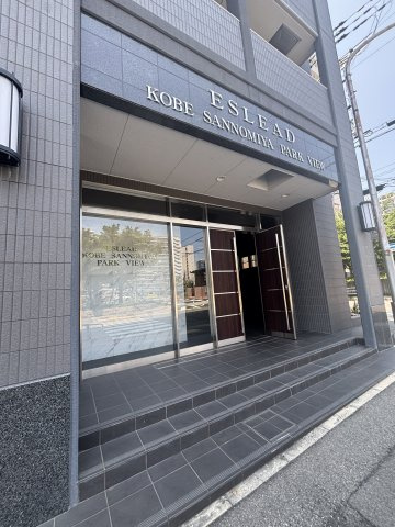 神戸市中央区御幸通２丁目の賃貸マンションのエントランス