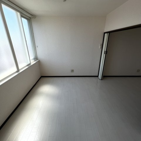 ファーストの内装
