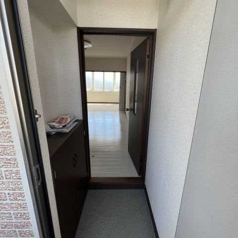 ファーストの玄関
