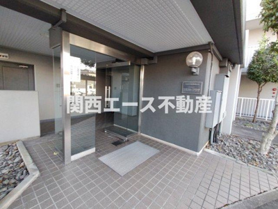 【エントランス】 | ウエストプラザ