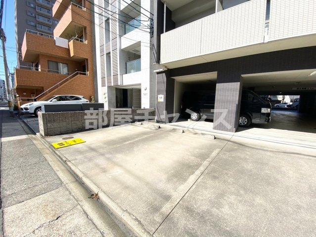 グレイス大須の駐車場