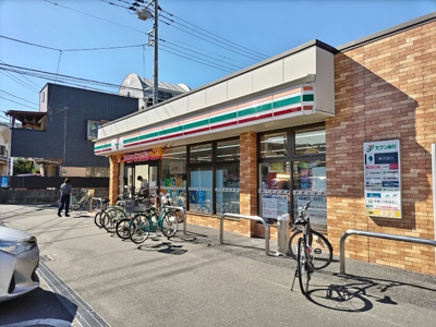 セブン－イレブン 茅ヶ崎南湖３丁目店 190m