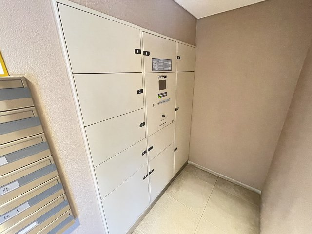 レーベンリヴァーレ南大沢　ヒルズ棟の設備|～不在時の荷物受け取りに大変便利な宅配BOX～