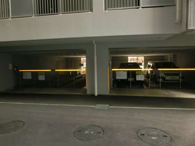ウィズなんばの駐車場