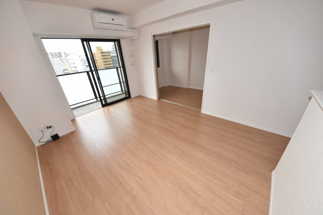 パンセ新町の居間・リビング