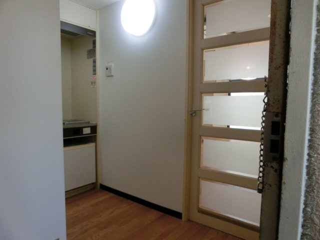 ハイツ西村の玄関