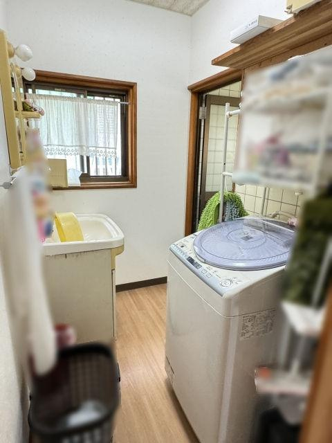 高知市潮見台1丁目　中古戸建ての洗面所