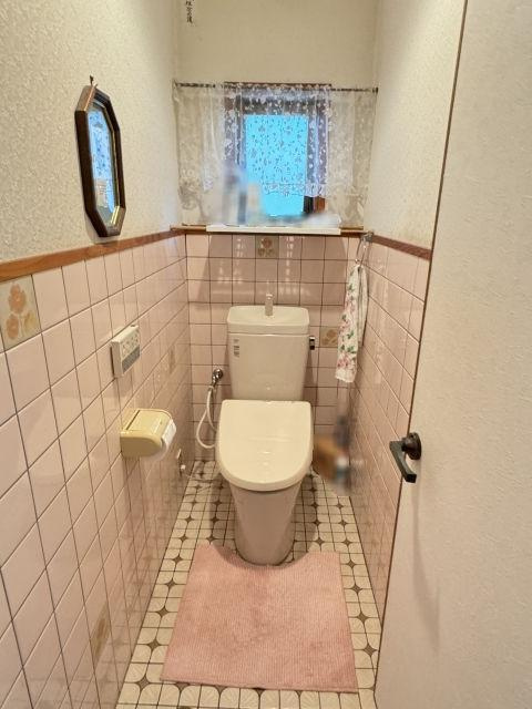 高知市潮見台1丁目　中古戸建てのトイレ