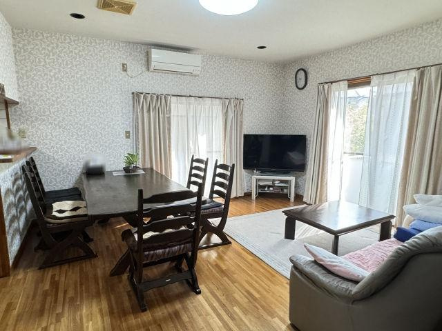 高知市潮見台1丁目　中古戸建ての居間・リビング