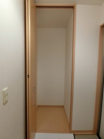 グランビア神田の収納|イメージ203号室の写真