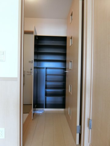 グランビア神田の収納|イメージ203号室の写真