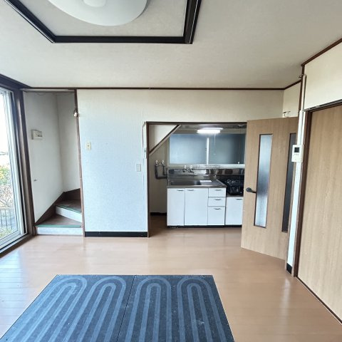 室蘭市母恋南町3丁目46-479戸建の居間・リビング