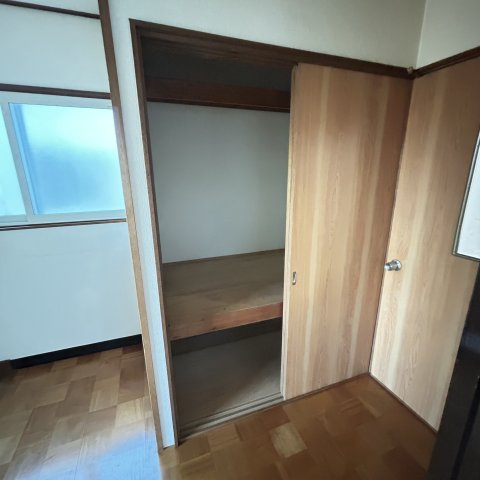 室蘭市母恋南町3丁目46-479戸建の収納