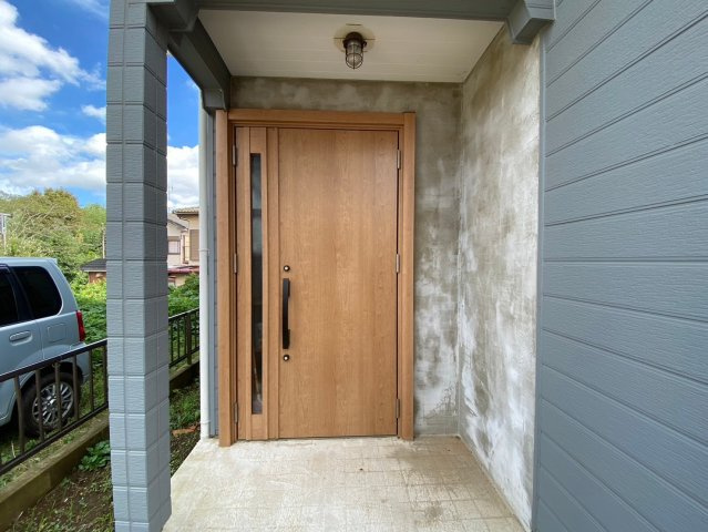 八街ろ　中古戸建のエントランス