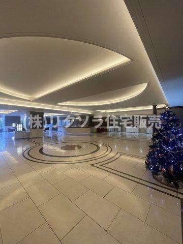 ロイヤルメドゥ香里園タワーのエントランス|■物件内覧・資金計画相談・住宅ローン相談、リフォーム相談、お問合せ受付中■
※当日・翌日のご内覧、ご相談はお電話でのお問合せがスムーズです！