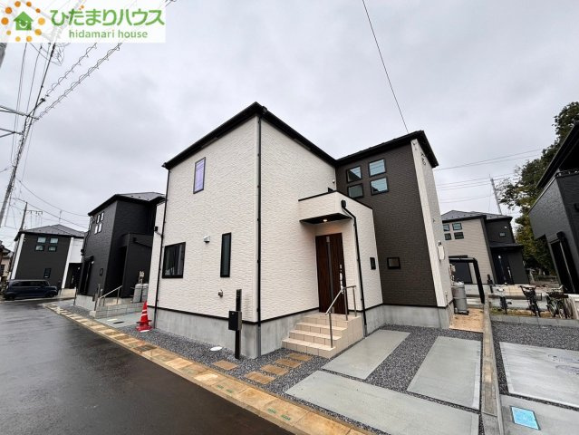 上尾市地頭方　5期　新築一戸建て　グラファーレ　10の外観|落ち着いた雰囲気のあるお洒落な外観！