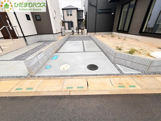上尾市地頭方　5期　新築一戸建て　グラファーレ　11の駐車場|駐車2台可能！