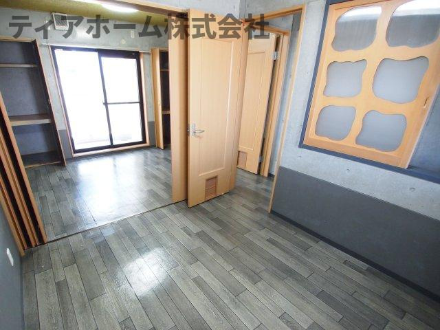 大和高田市大字礒野のタウンの洋室|個人の部屋や寝室として使える洋室です