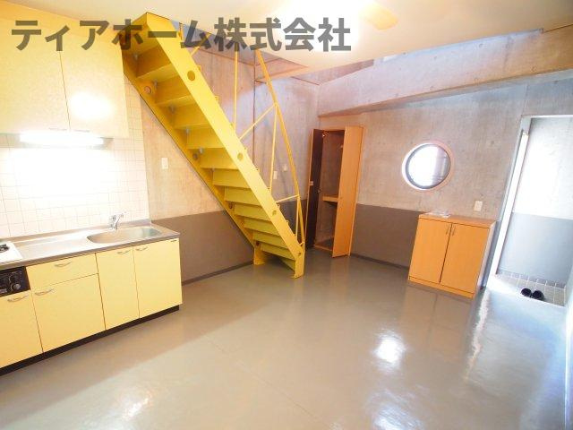 大和高田市大字礒野のタウンの居間・リビング|居間です