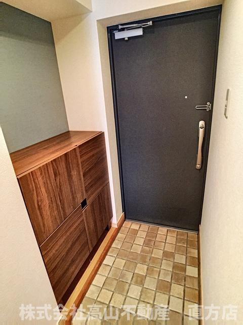 直方市大字感田の賃貸マンションの玄関