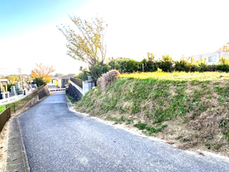 【前面道路含む現地写真】 | 市原市西広　土地　五井駅 | 前面道路は交通量も少なく安心です♪