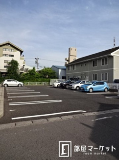 【駐車場】