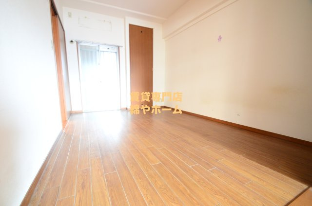 ピュアファースト花園の洋室|個人の部屋や寝室として使える洋室です