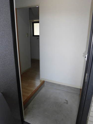 Y’s21 C棟の玄関