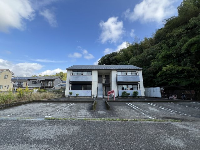 ヴィラ坂本の駐車場