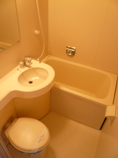 ダイアパレス皆実町の浴室|きれいなお風呂です