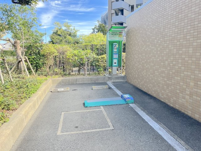 アイランドシティ・ヴェルデコートＩ区１番館の駐車場