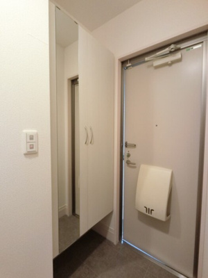  | プレミールコート | 鏡付きシューズボックス