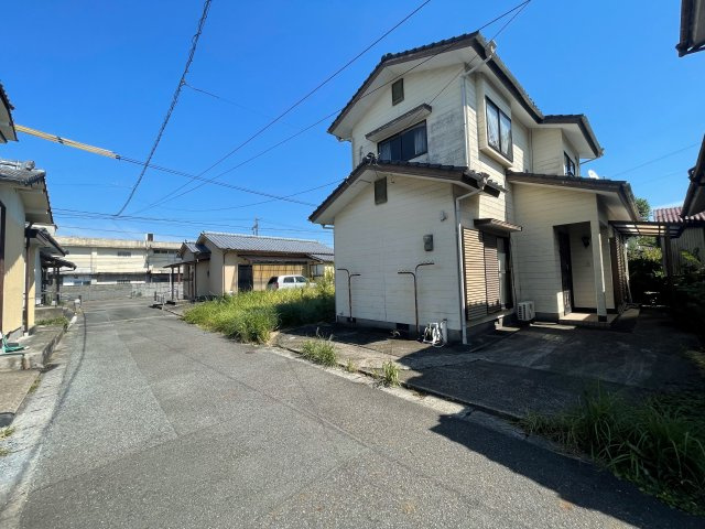 出町　中古の前面道路含む現地写真