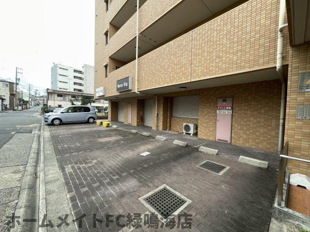 呼続店舗の駐車場