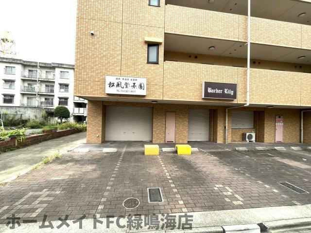 呼続店舗の駐車場