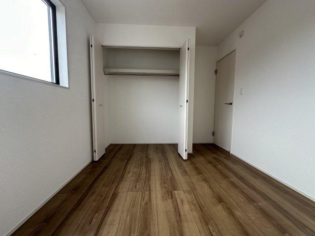 平塚市南金目　広々庭付き戸建の収納