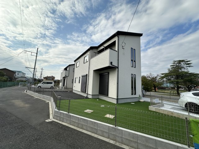 【成約】平塚市南金目　広々庭付き戸建の外観